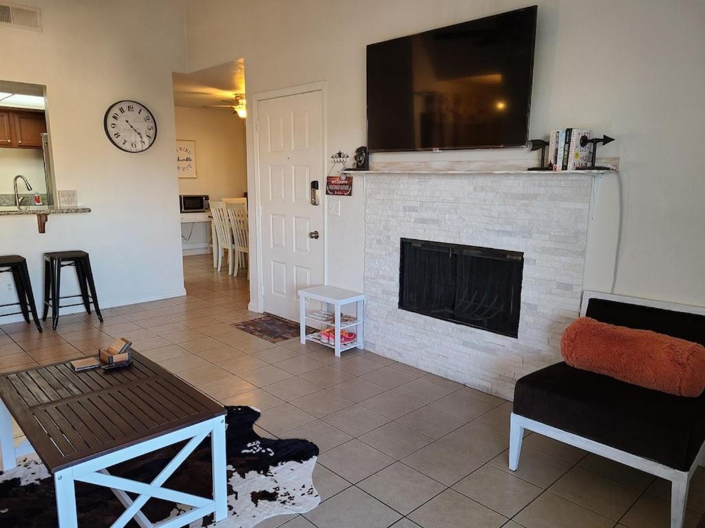 2Bed 1 Bath Condo Near Nellis Afb & The Strip Лас-Вегас Экстерьер фото