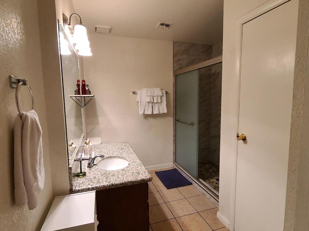 2Bed 1 Bath Condo Near Nellis Afb & The Strip Лас-Вегас Экстерьер фото