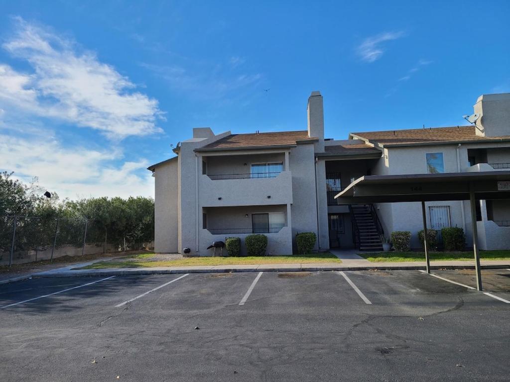 2Bed 1 Bath Condo Near Nellis Afb & The Strip Лас-Вегас Экстерьер фото