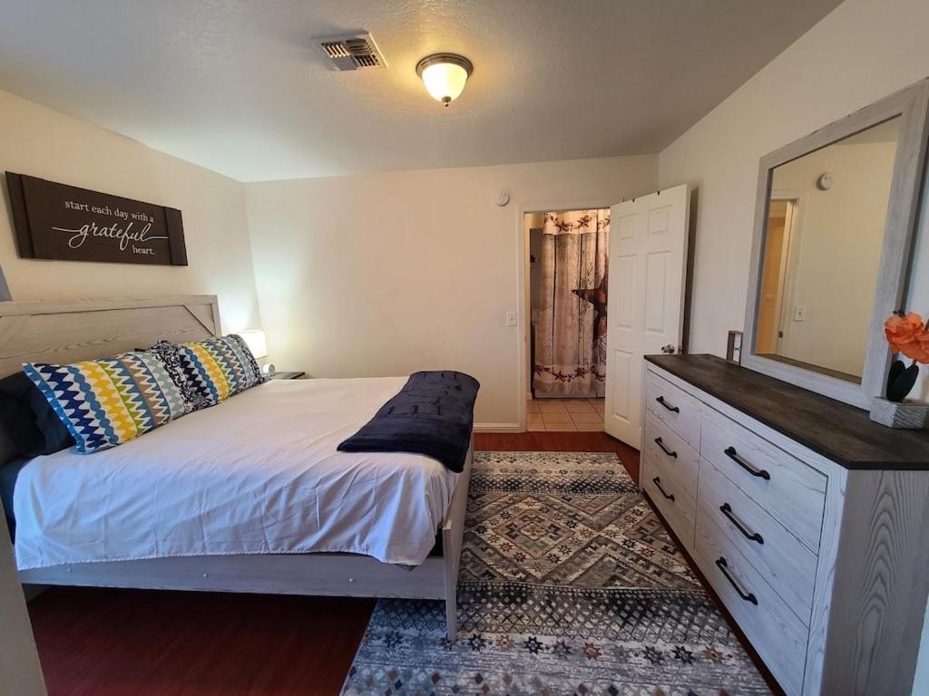 2Bed 1 Bath Condo Near Nellis Afb & The Strip Лас-Вегас Экстерьер фото